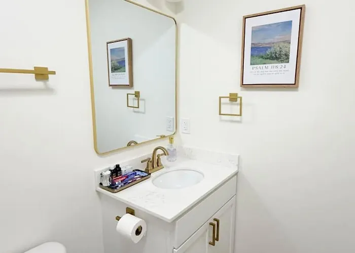 Poydras Inn-cajun Luxury-fast Wifi-brand New Holiday home *