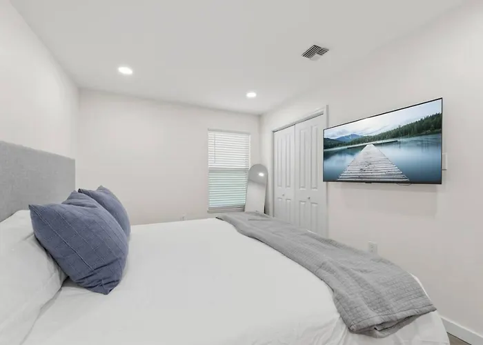 Holiday home Poydras Inn-cajun Luxury-fast Wifi-brand New Lafayette