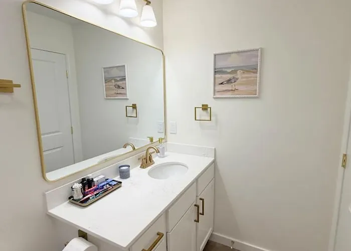 Poydras Inn-cajun Luxury-fast Wifi-brand New Holiday home